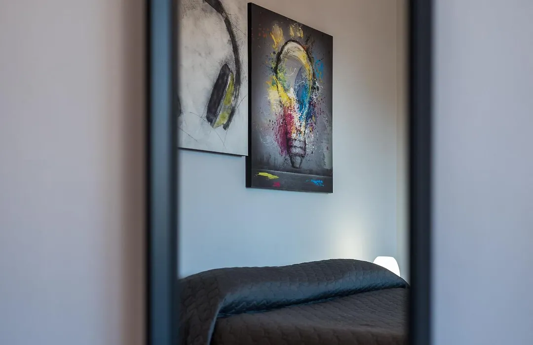 Travelershome Ciampino Rooms-1