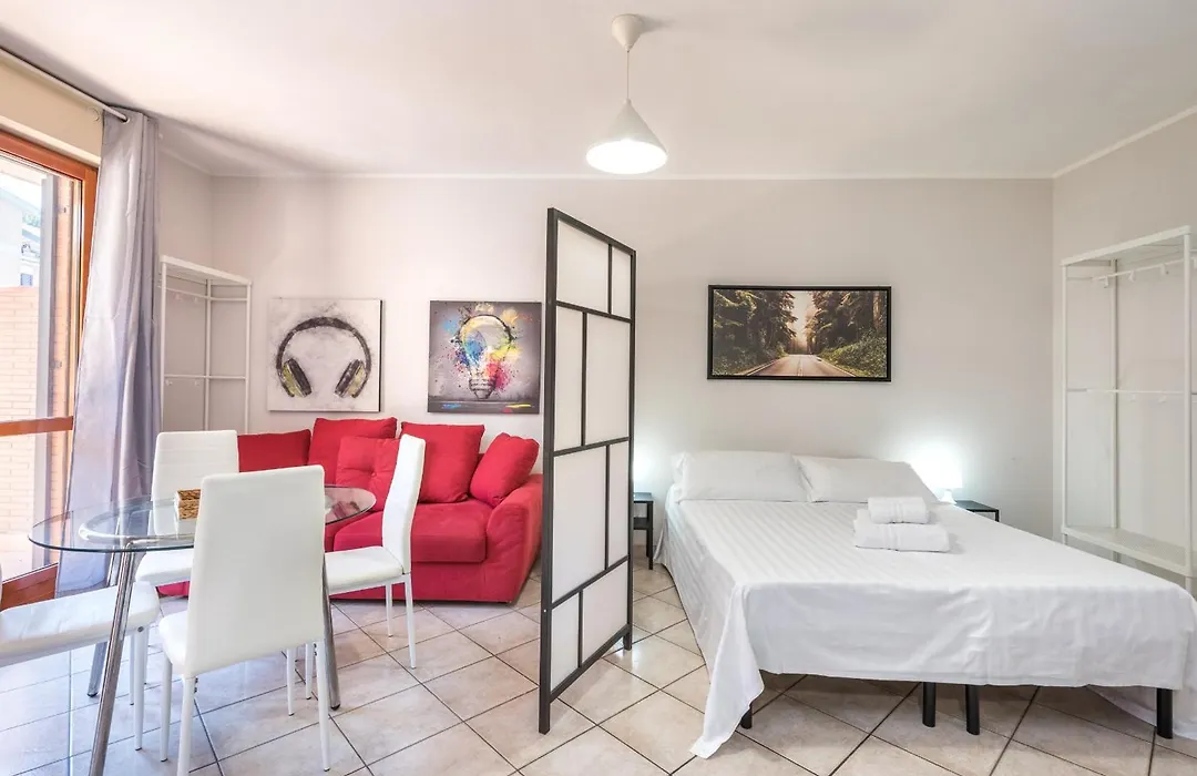 Travelershome Ciampino Suite-1
