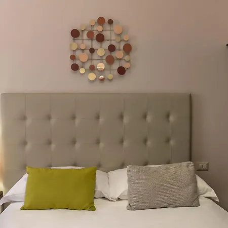 Plaza Rooms Ciampino-3